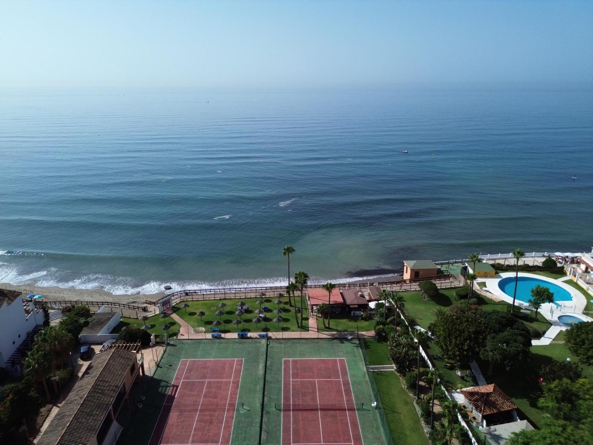 Alhamar Apartment Beachfront In Calahonda Sitio de Calahonda Exterior photo