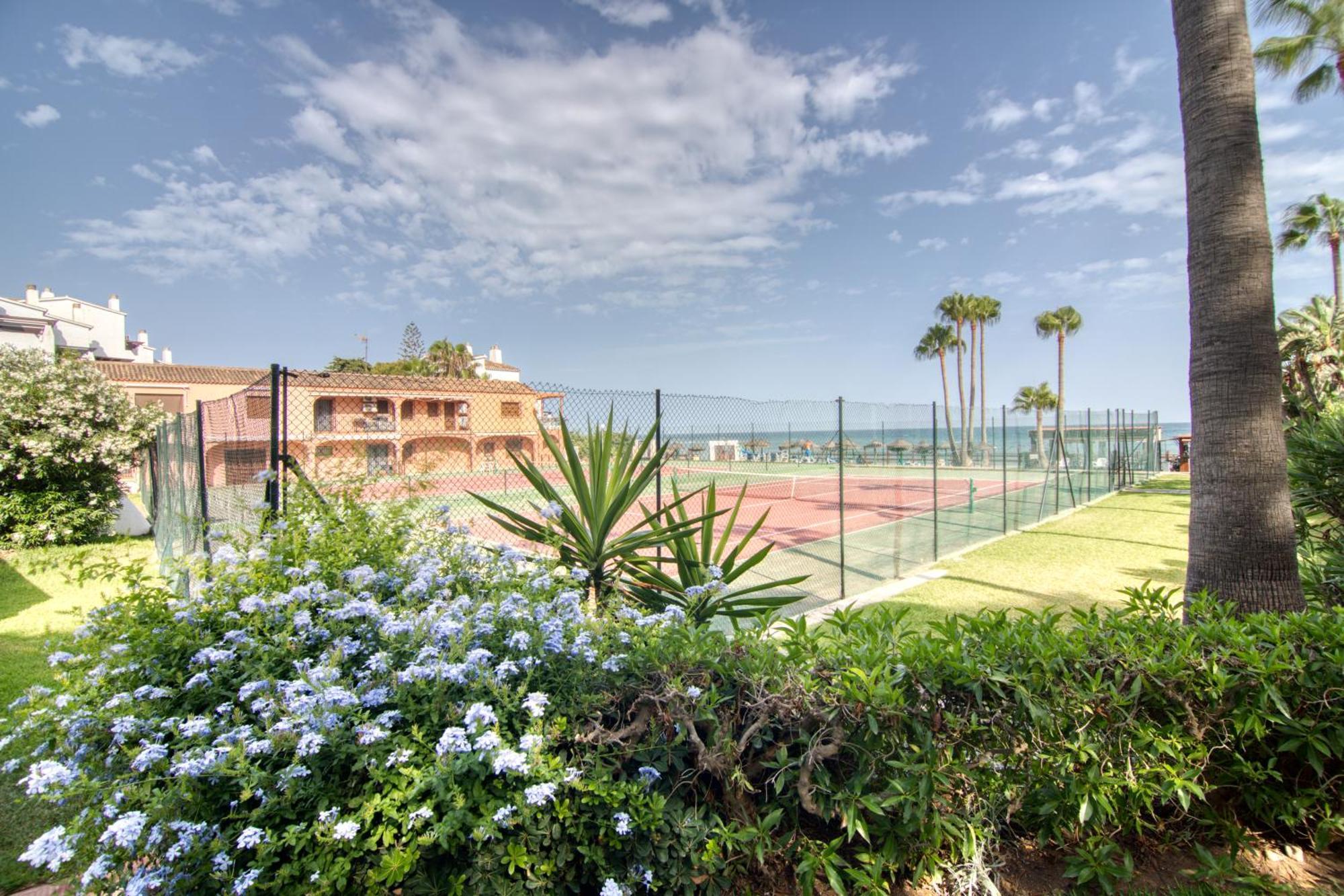 Alhamar Apartment Beachfront In Calahonda Sitio de Calahonda Exterior photo